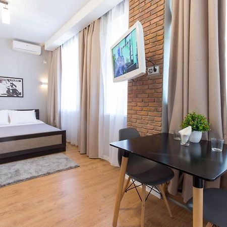 Modern Studio Beside Metro Yaroslava Mudroho, Universytet - Chernyshevska Str 95-7 Kharkiv Extérieur photo