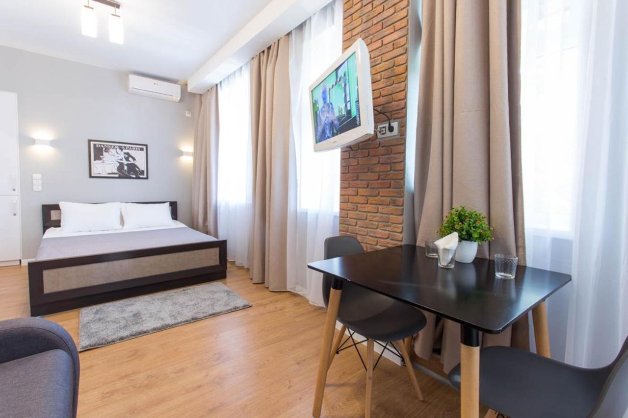 Modern Studio Beside Metro Yaroslava Mudroho, Universytet - Chernyshevska Str 95-7 Kharkiv Extérieur photo