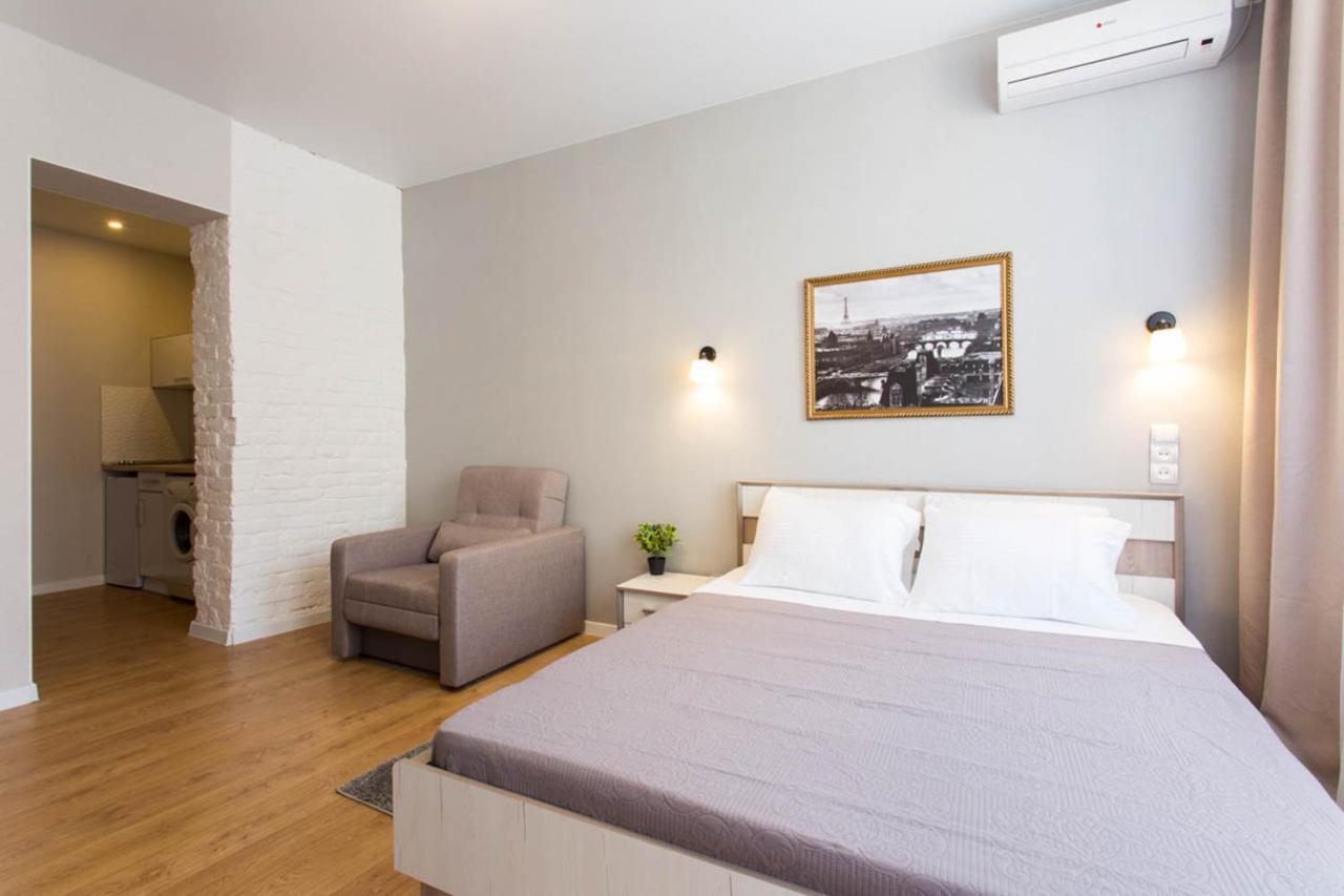 Modern Studio Beside Metro Yaroslava Mudroho, Universytet - Chernyshevska Str 95-7 Kharkiv Extérieur photo