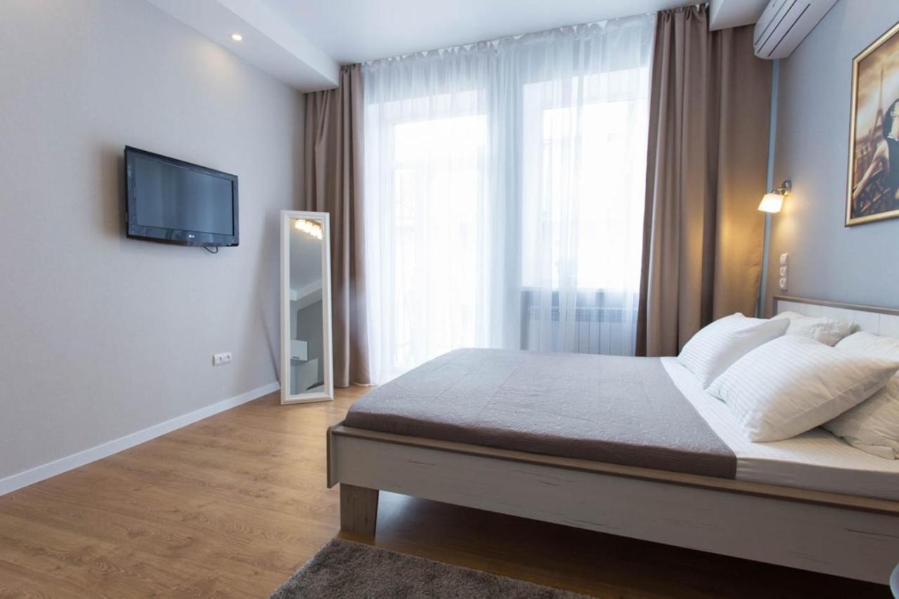 Modern Studio Beside Metro Yaroslava Mudroho, Universytet - Chernyshevska Str 95-7 Kharkiv Extérieur photo