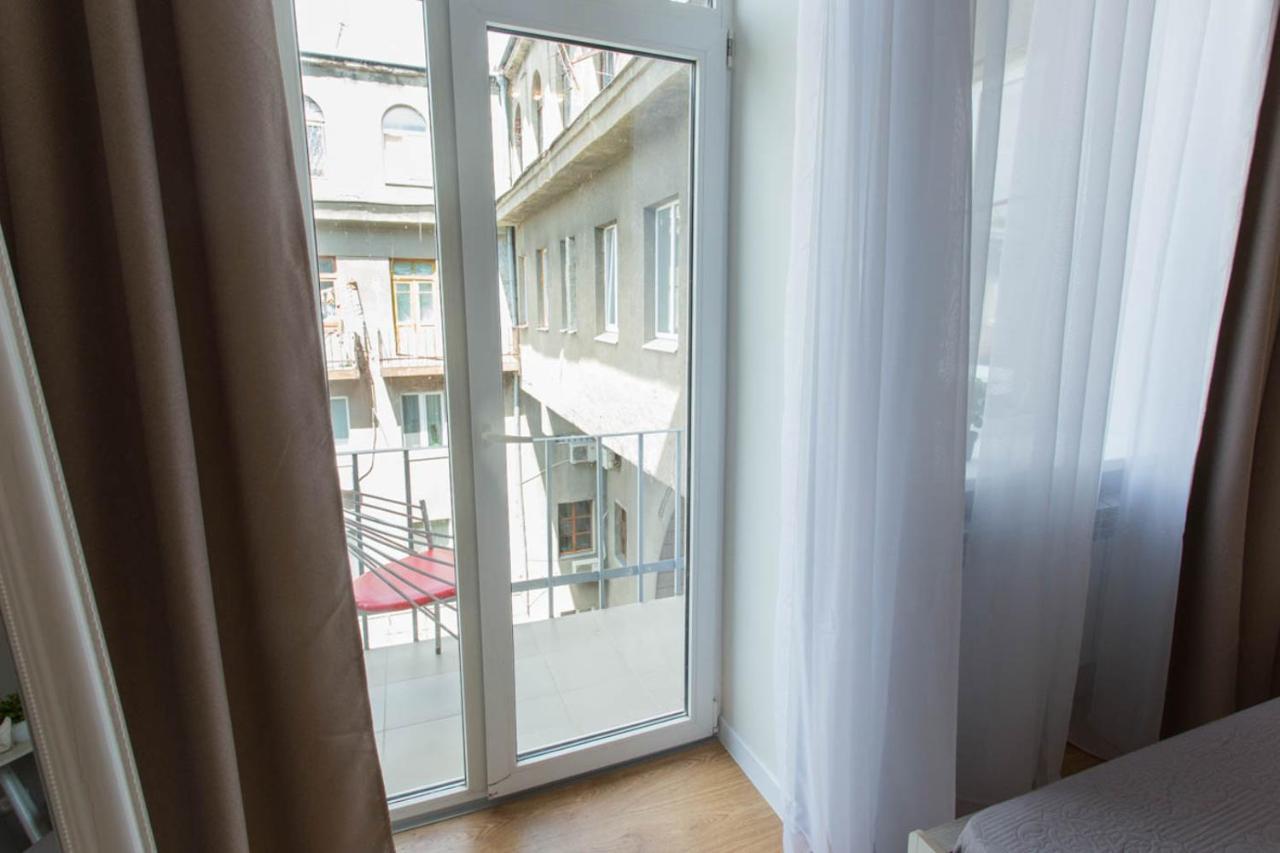 Modern Studio Beside Metro Yaroslava Mudroho, Universytet - Chernyshevska Str 95-7 Kharkiv Extérieur photo