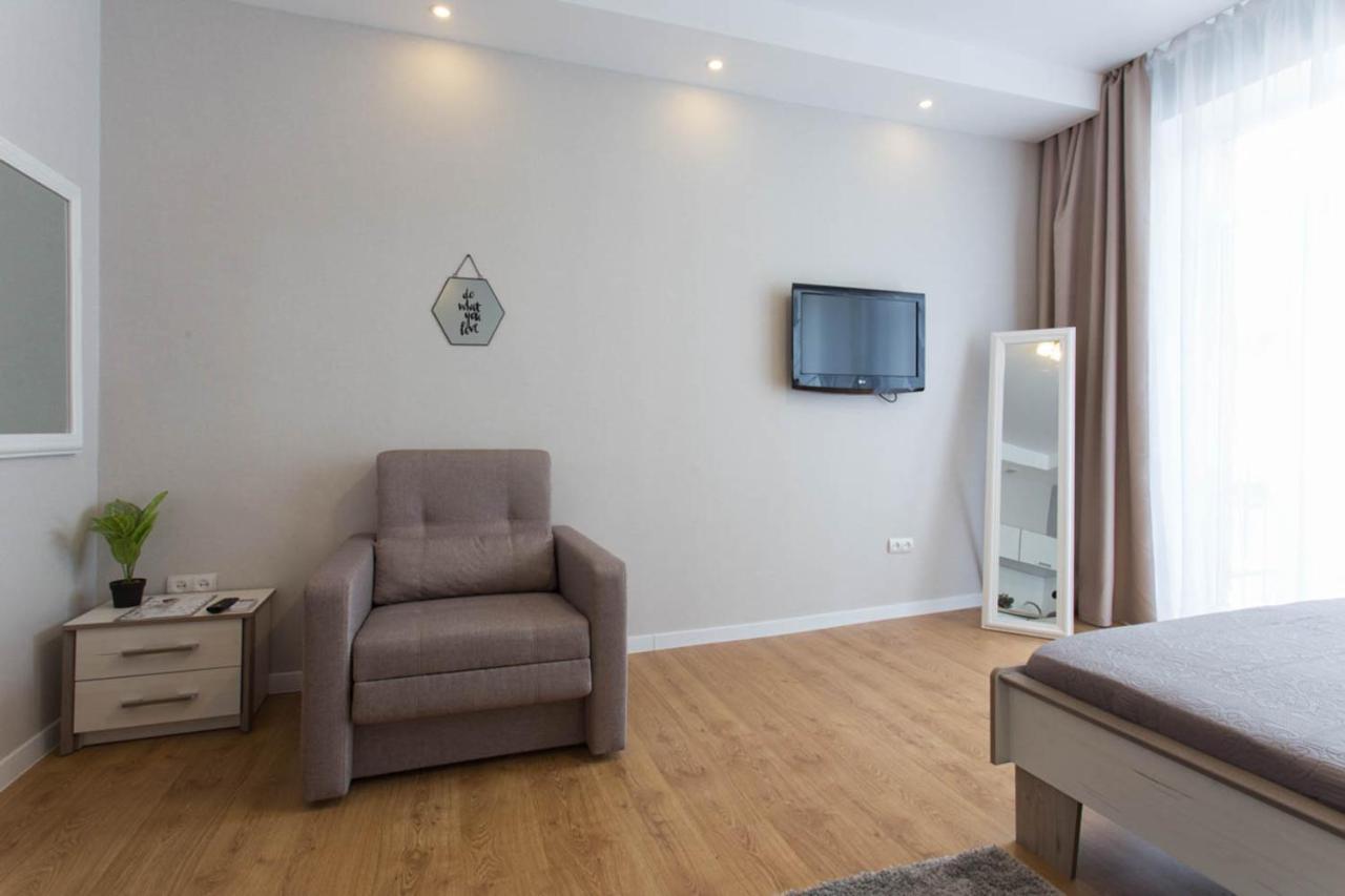 Modern Studio Beside Metro Yaroslava Mudroho, Universytet - Chernyshevska Str 95-7 Kharkiv Extérieur photo