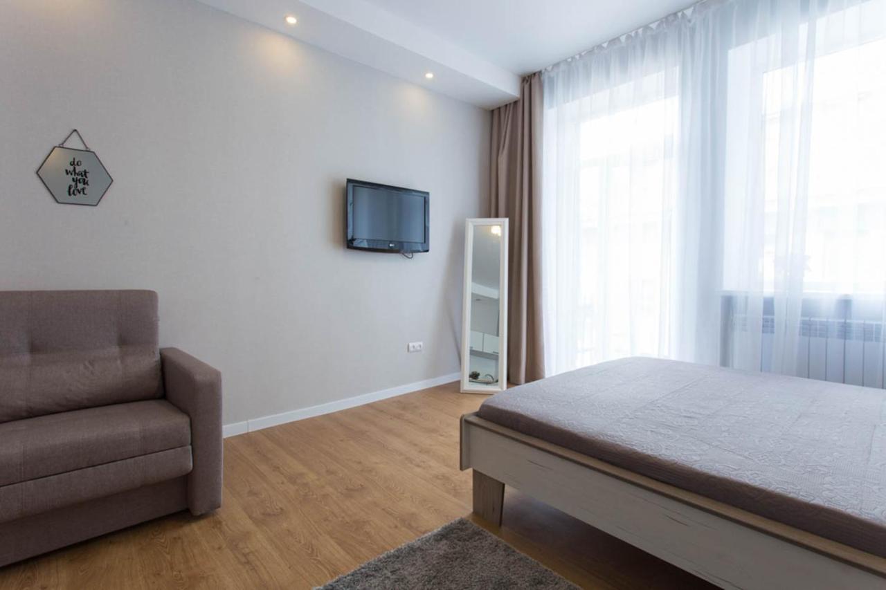 Modern Studio Beside Metro Yaroslava Mudroho, Universytet - Chernyshevska Str 95-7 Kharkiv Extérieur photo